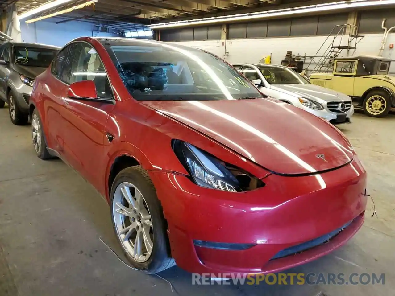 1 Фотография поврежденного автомобиля 5YJYGDEE4MF250388 TESLA MODEL Y 2021