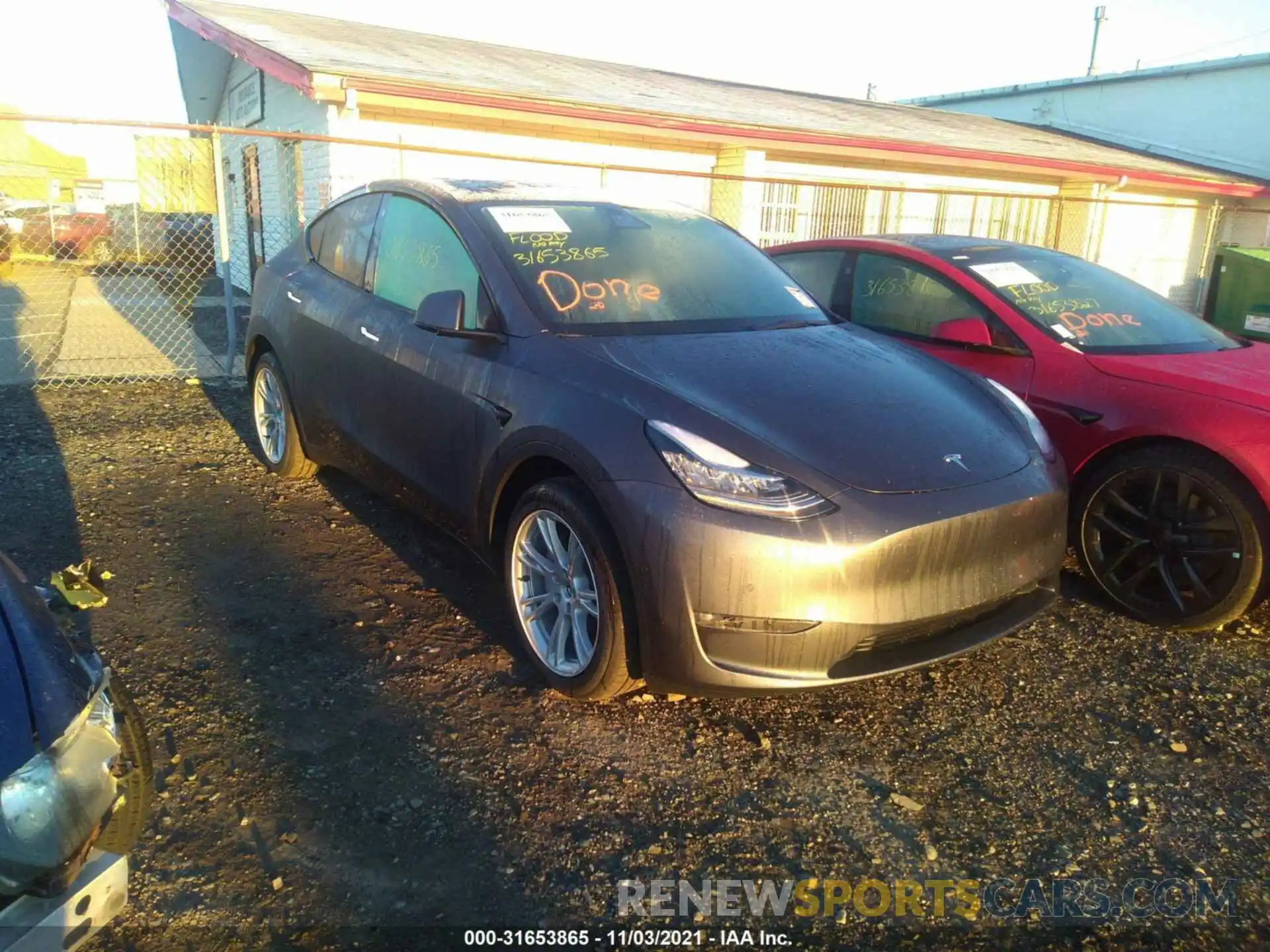 1 Photograph of a damaged car 5YJYGDEE4MF251055 TESLA MODEL Y 2021