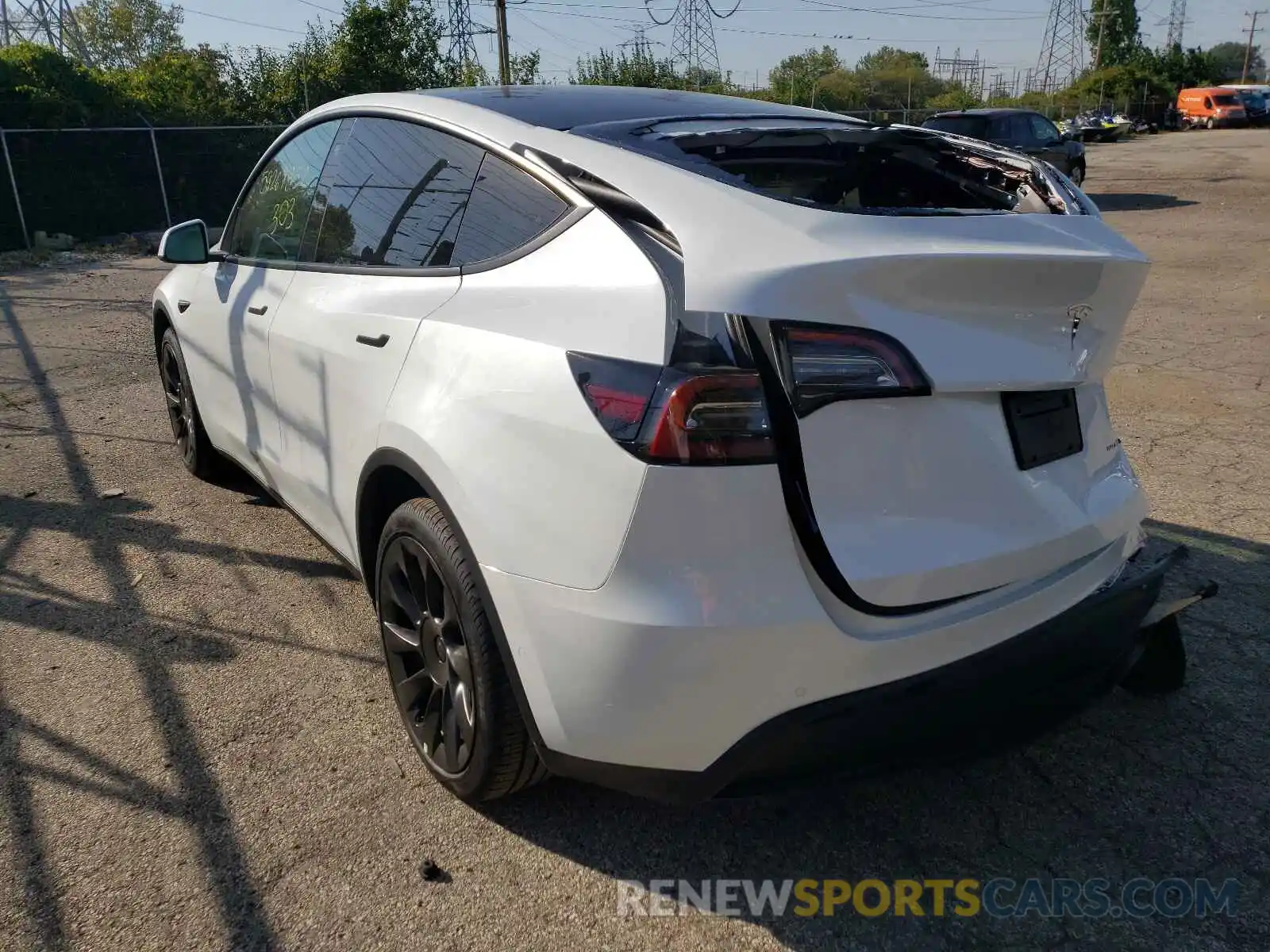 3 Photograph of a damaged car 5YJYGDEE4MF254375 TESLA MODEL Y 2021