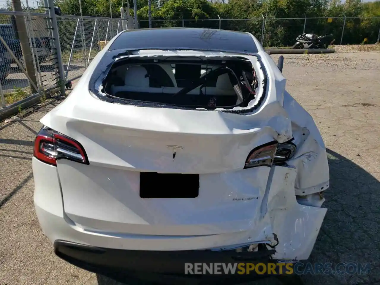 9 Photograph of a damaged car 5YJYGDEE4MF254375 TESLA MODEL Y 2021