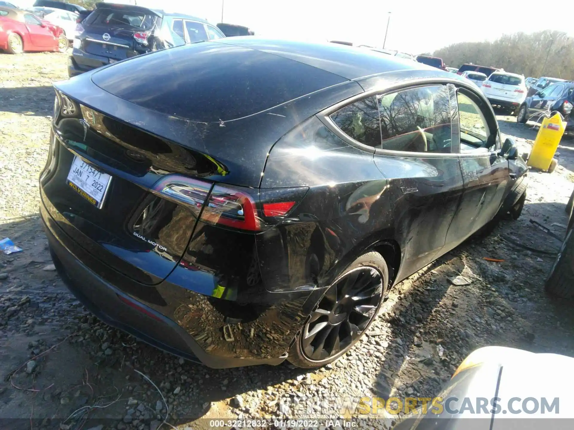 4 Photograph of a damaged car 5YJYGDEE4MF256790 TESLA MODEL Y 2021