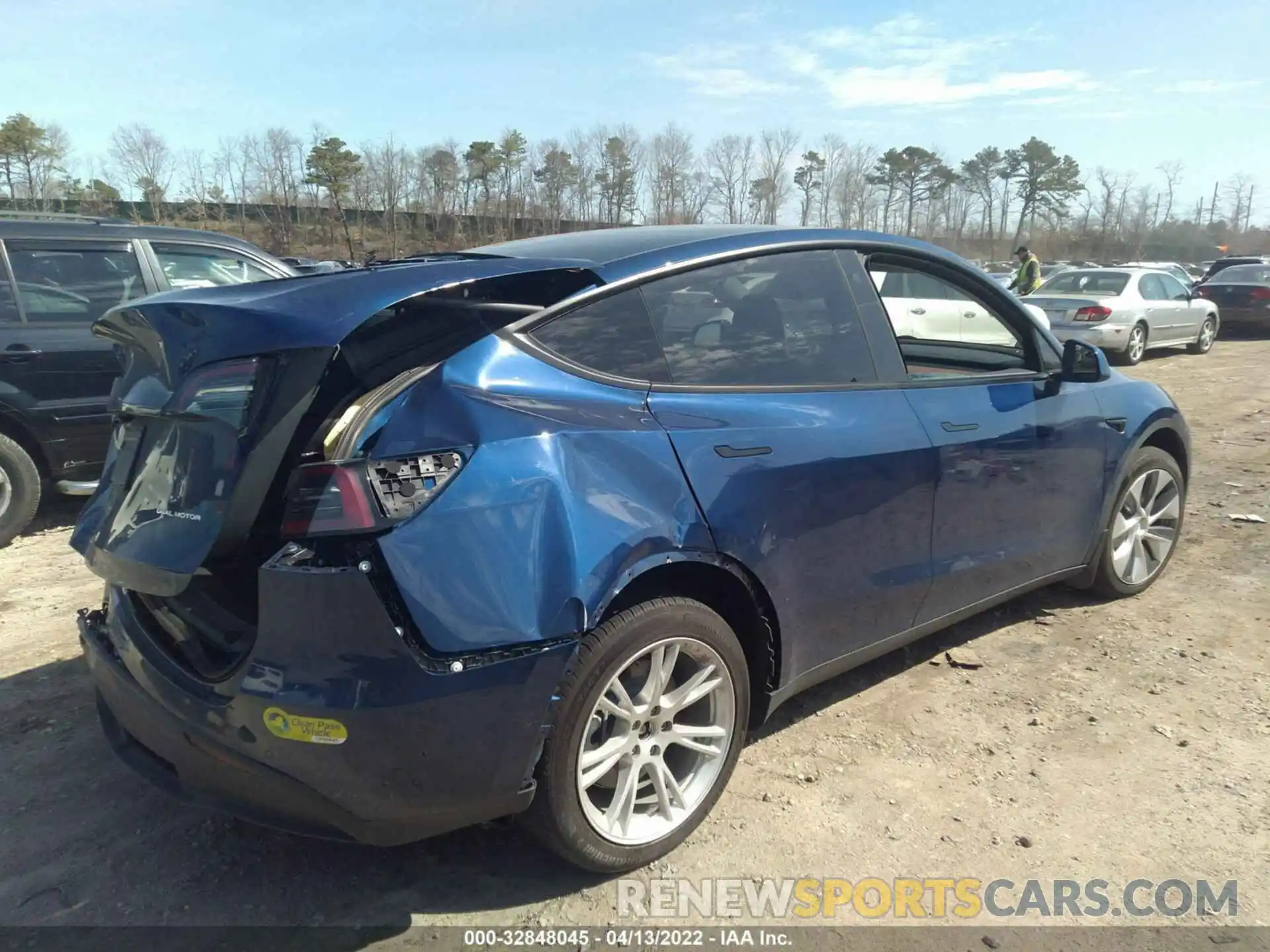 4 Photograph of a damaged car 5YJYGDEE4MF296979 TESLA MODEL Y 2021