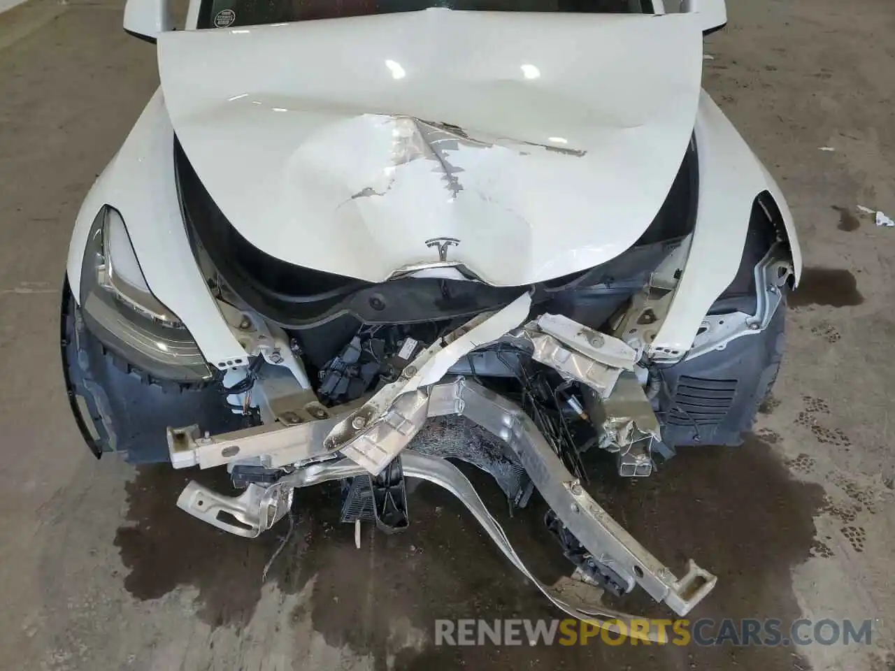 11 Photograph of a damaged car 5YJYGDEE4MF304126 TESLA MODEL Y 2021