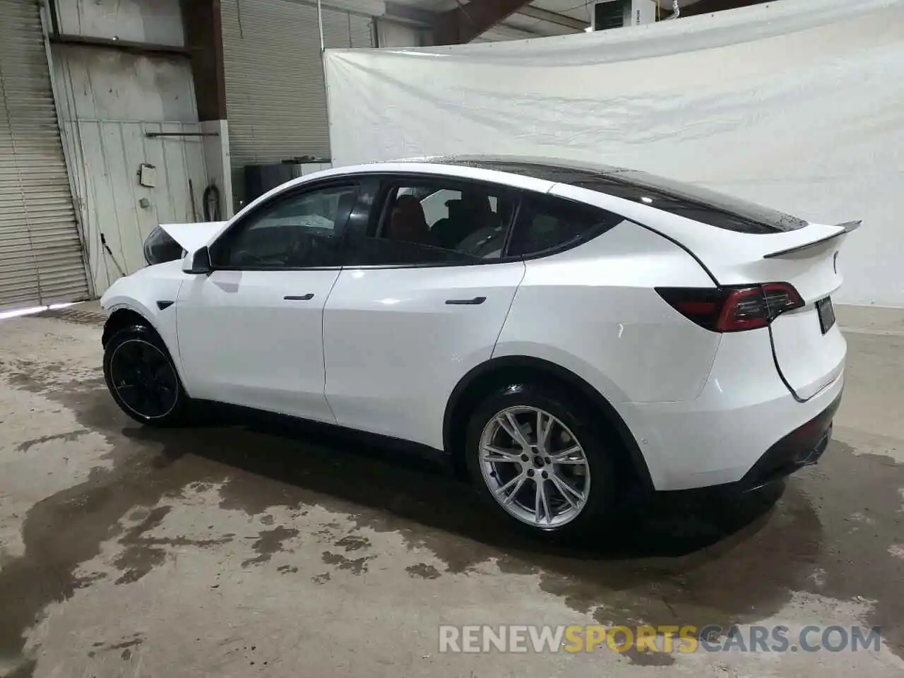 2 Photograph of a damaged car 5YJYGDEE4MF304126 TESLA MODEL Y 2021