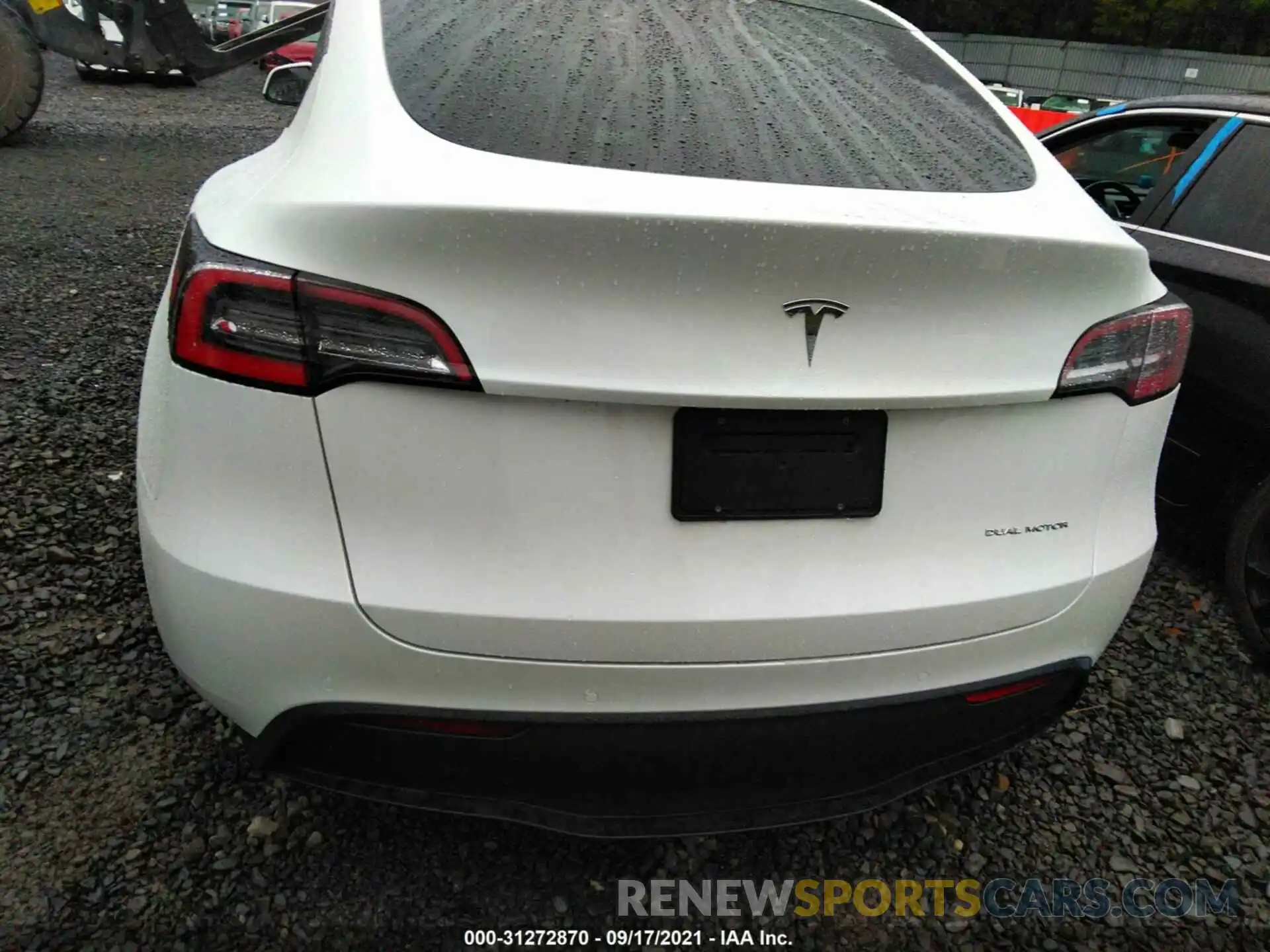 10 Photograph of a damaged car 5YJYGDEE5MF062303 TESLA MODEL Y 2021