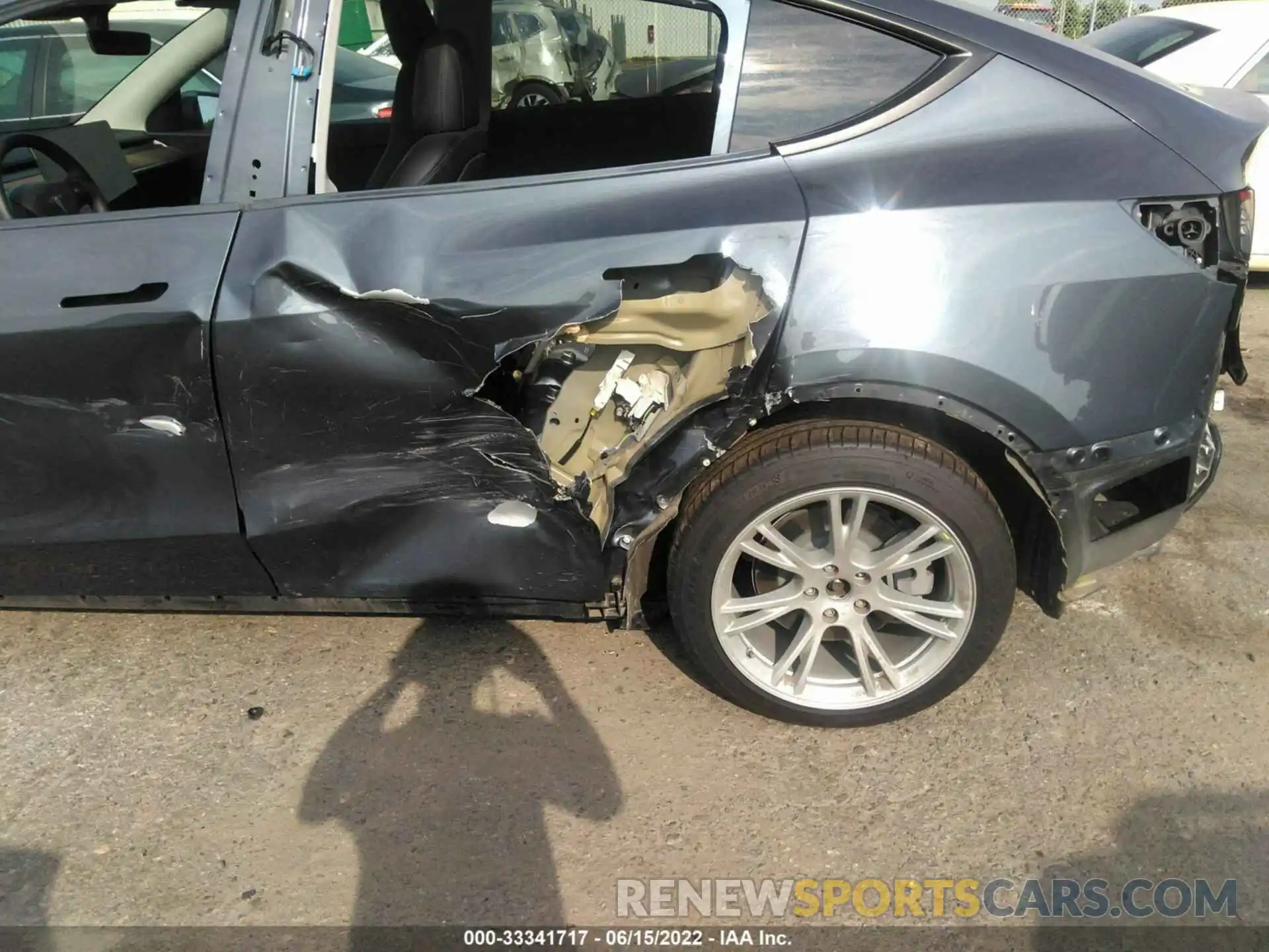 6 Photograph of a damaged car 5YJYGDEE5MF063080 TESLA MODEL Y 2021