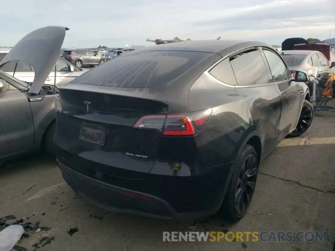 3 Photograph of a damaged car 5YJYGDEE5MF064939 TESLA MODEL Y 2021