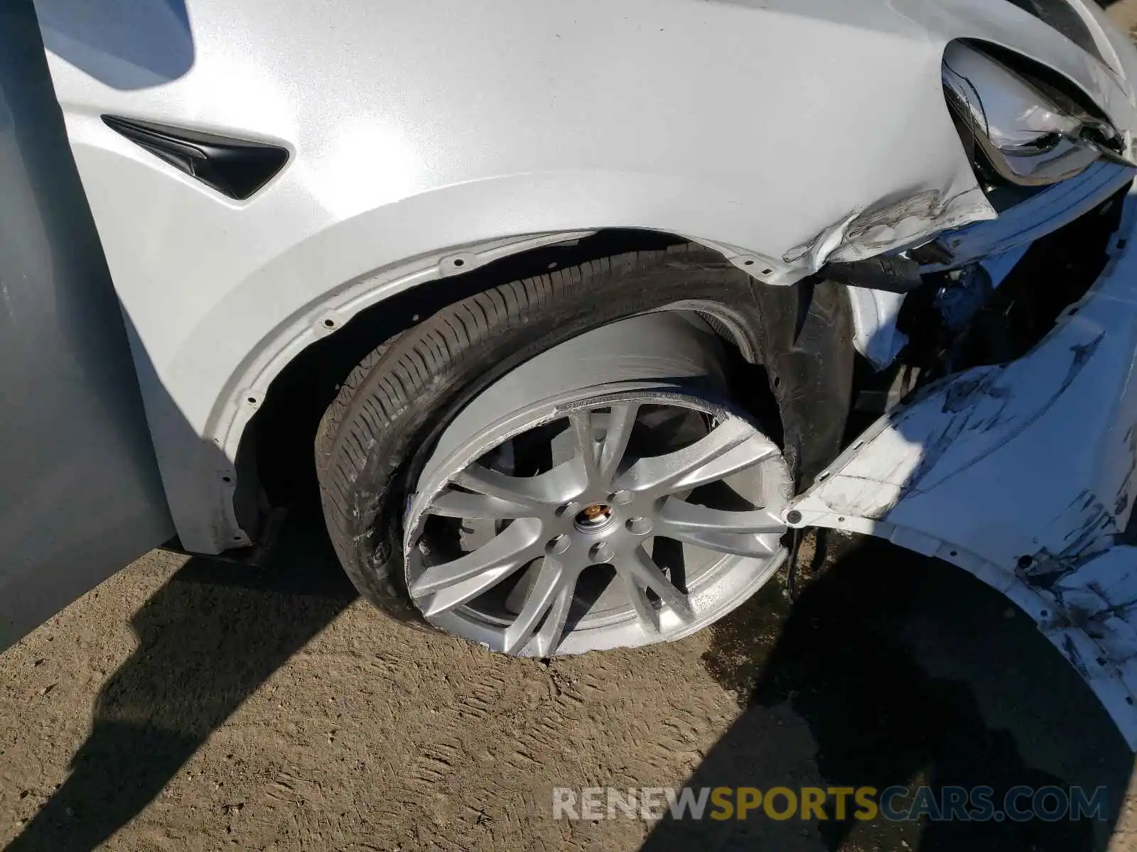 9 Photograph of a damaged car 5YJYGDEE5MF066402 TESLA MODEL Y 2021