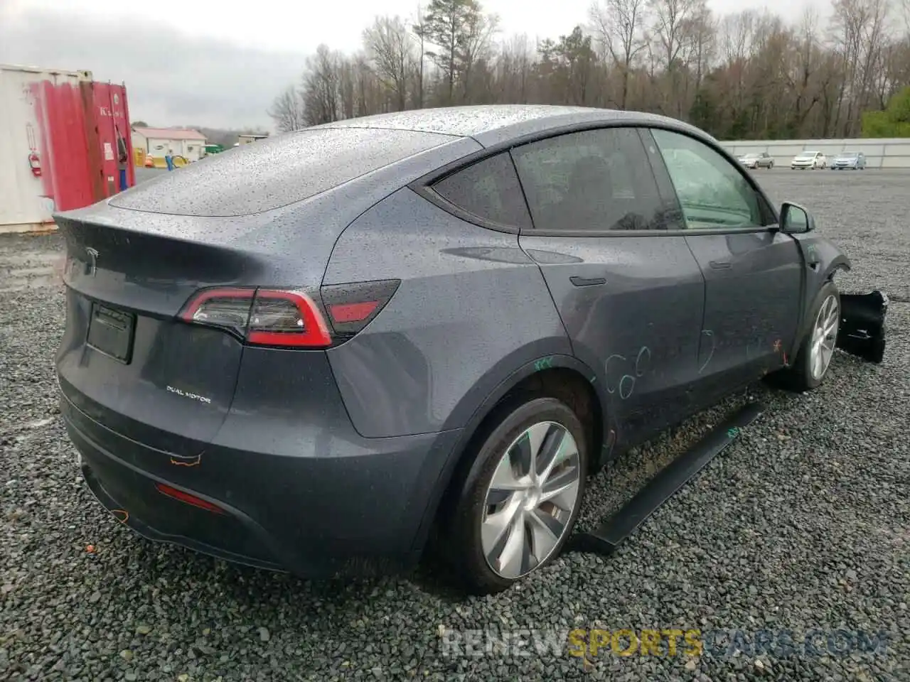 4 Photograph of a damaged car 5YJYGDEE5MF067209 TESLA MODEL Y 2021