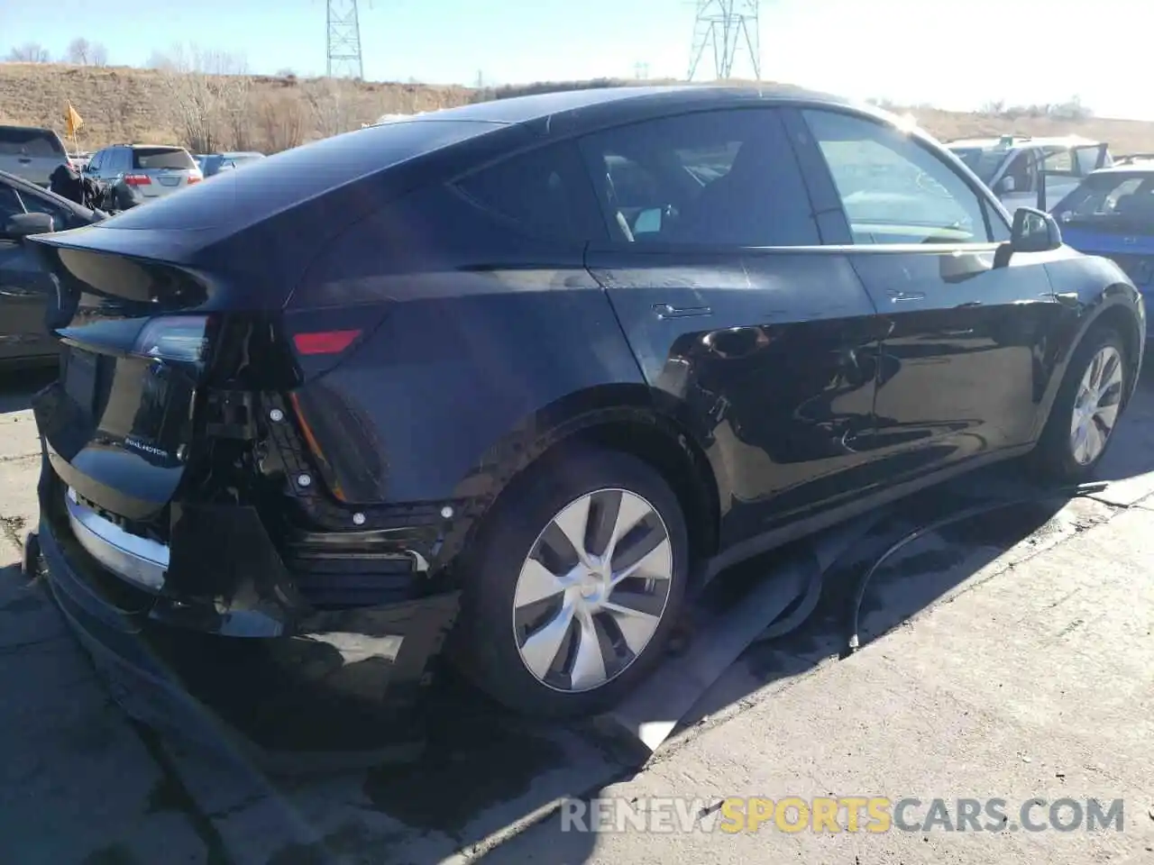 4 Photograph of a damaged car 5YJYGDEE5MF067601 TESLA MODEL Y 2021