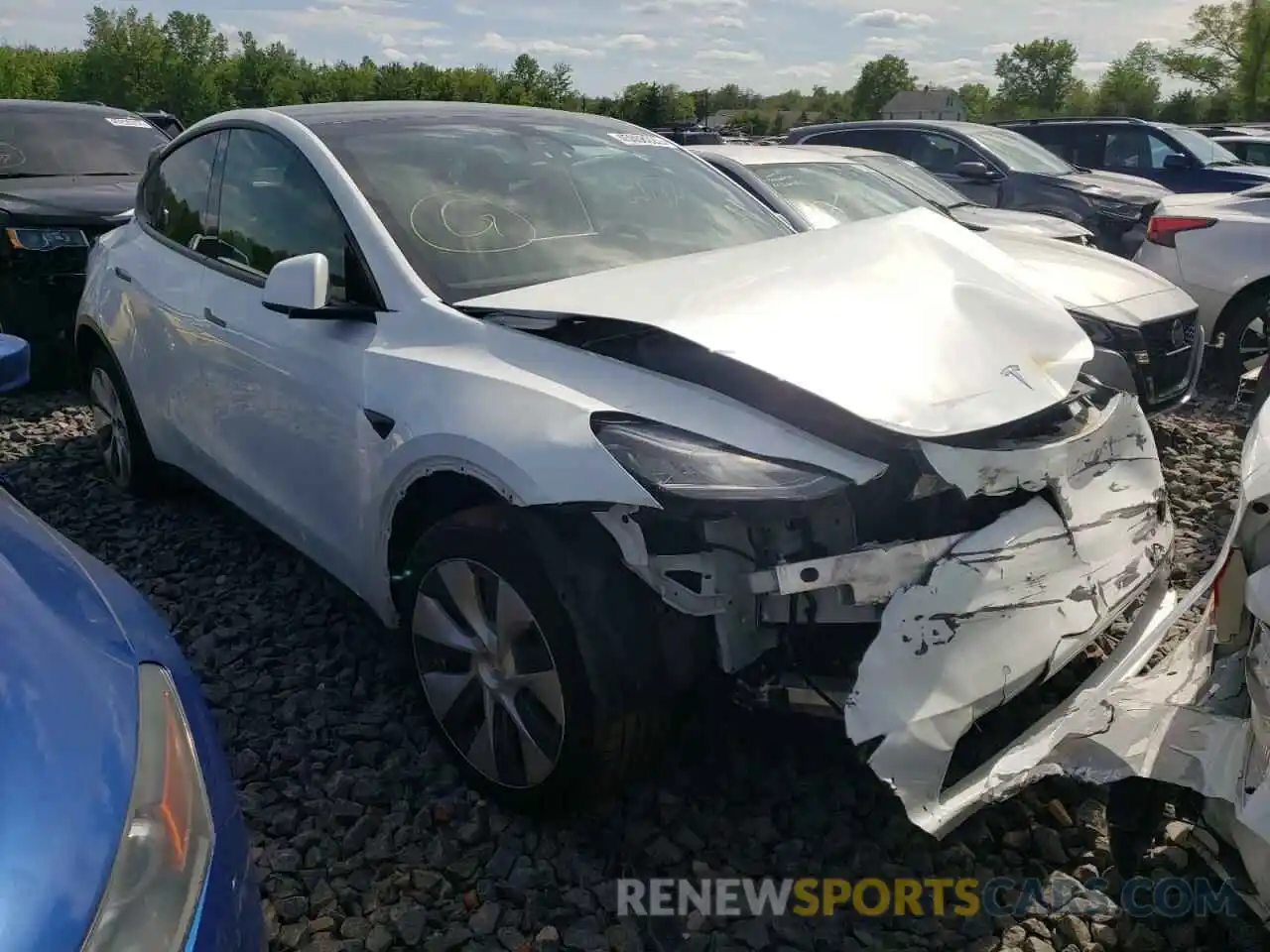 10 Photograph of a damaged car 5YJYGDEE5MF072717 TESLA MODEL Y 2021