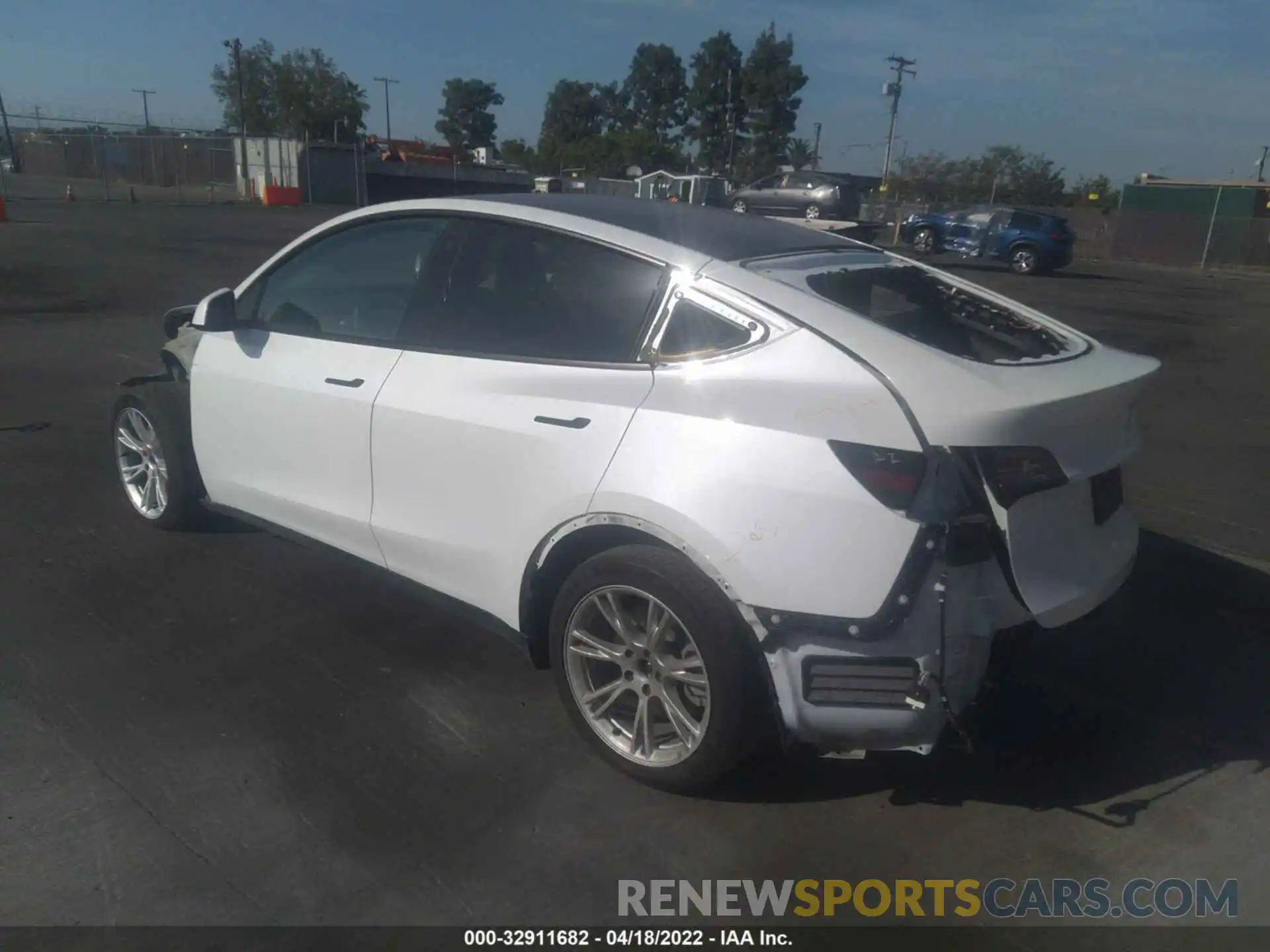 3 Photograph of a damaged car 5YJYGDEE5MF072801 TESLA MODEL Y 2021