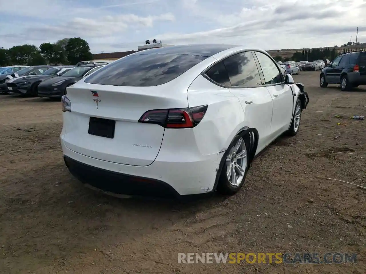 4 Photograph of a damaged car 5YJYGDEE5MF073480 TESLA MODEL Y 2021