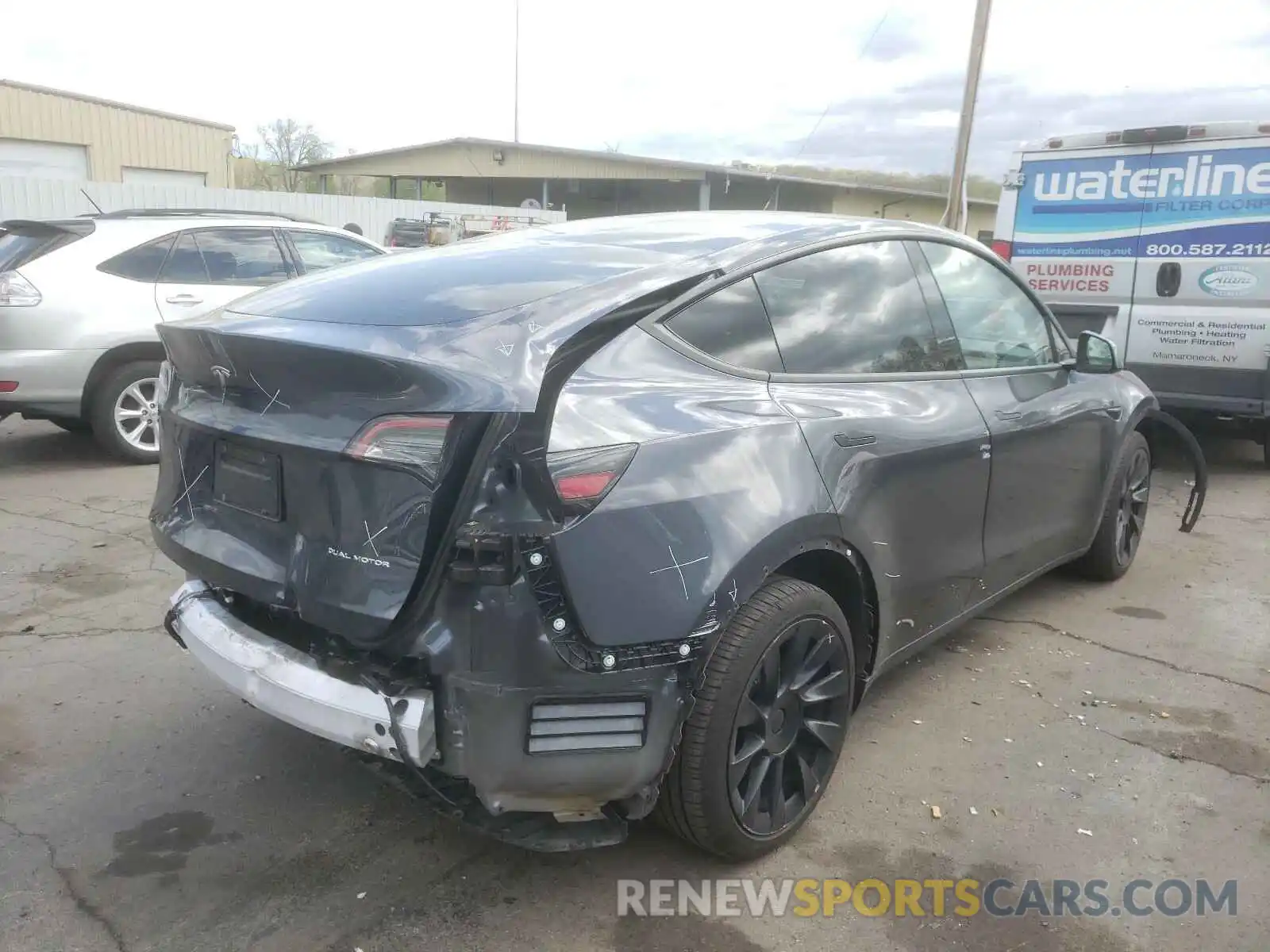 4 Photograph of a damaged car 5YJYGDEE5MF074323 TESLA MODEL Y 2021