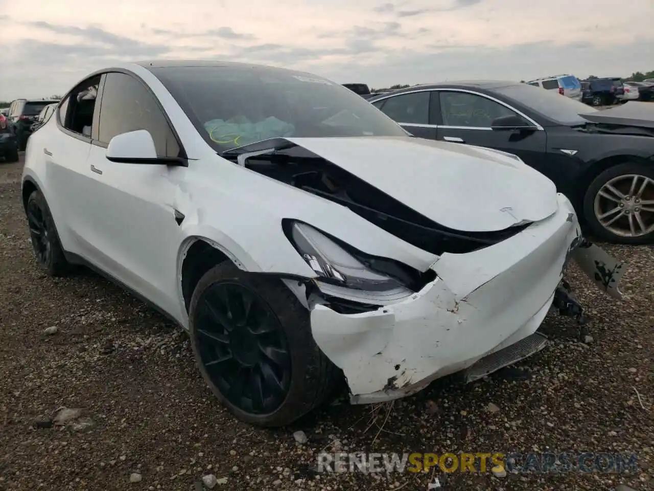 1 Photograph of a damaged car 5YJYGDEE5MF075875 TESLA MODEL Y 2021