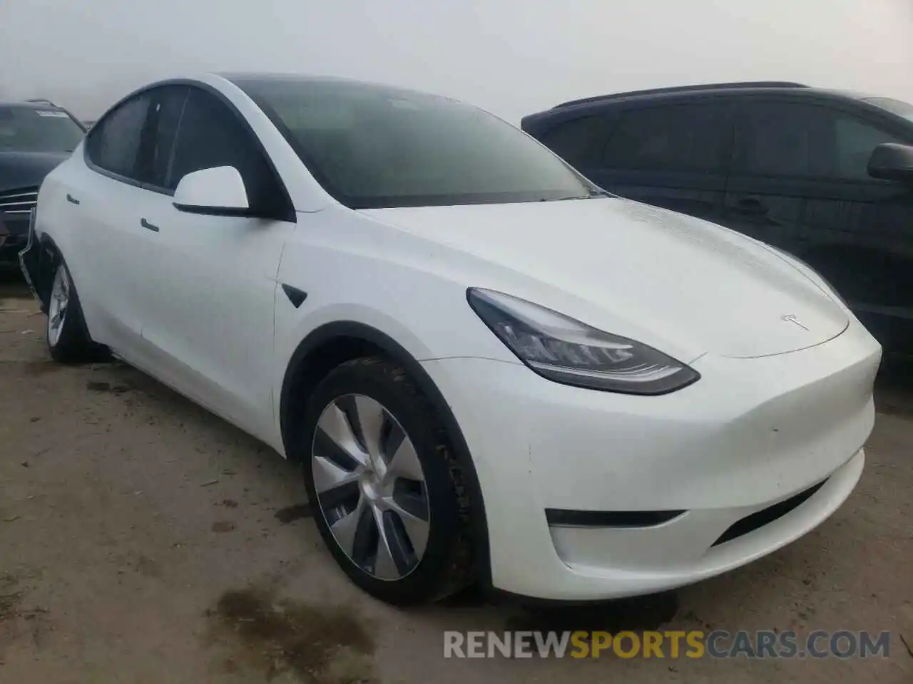 1 Photograph of a damaged car 5YJYGDEE5MF077674 TESLA MODEL Y 2021