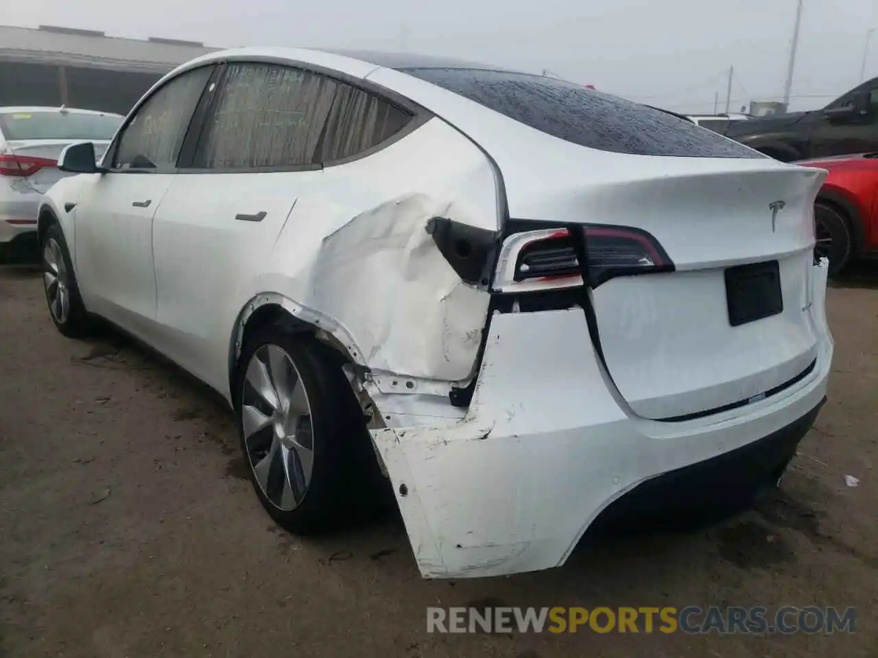 3 Photograph of a damaged car 5YJYGDEE5MF077674 TESLA MODEL Y 2021