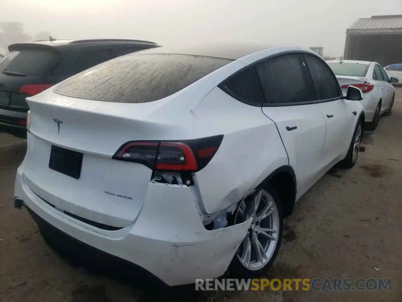 4 Photograph of a damaged car 5YJYGDEE5MF077674 TESLA MODEL Y 2021