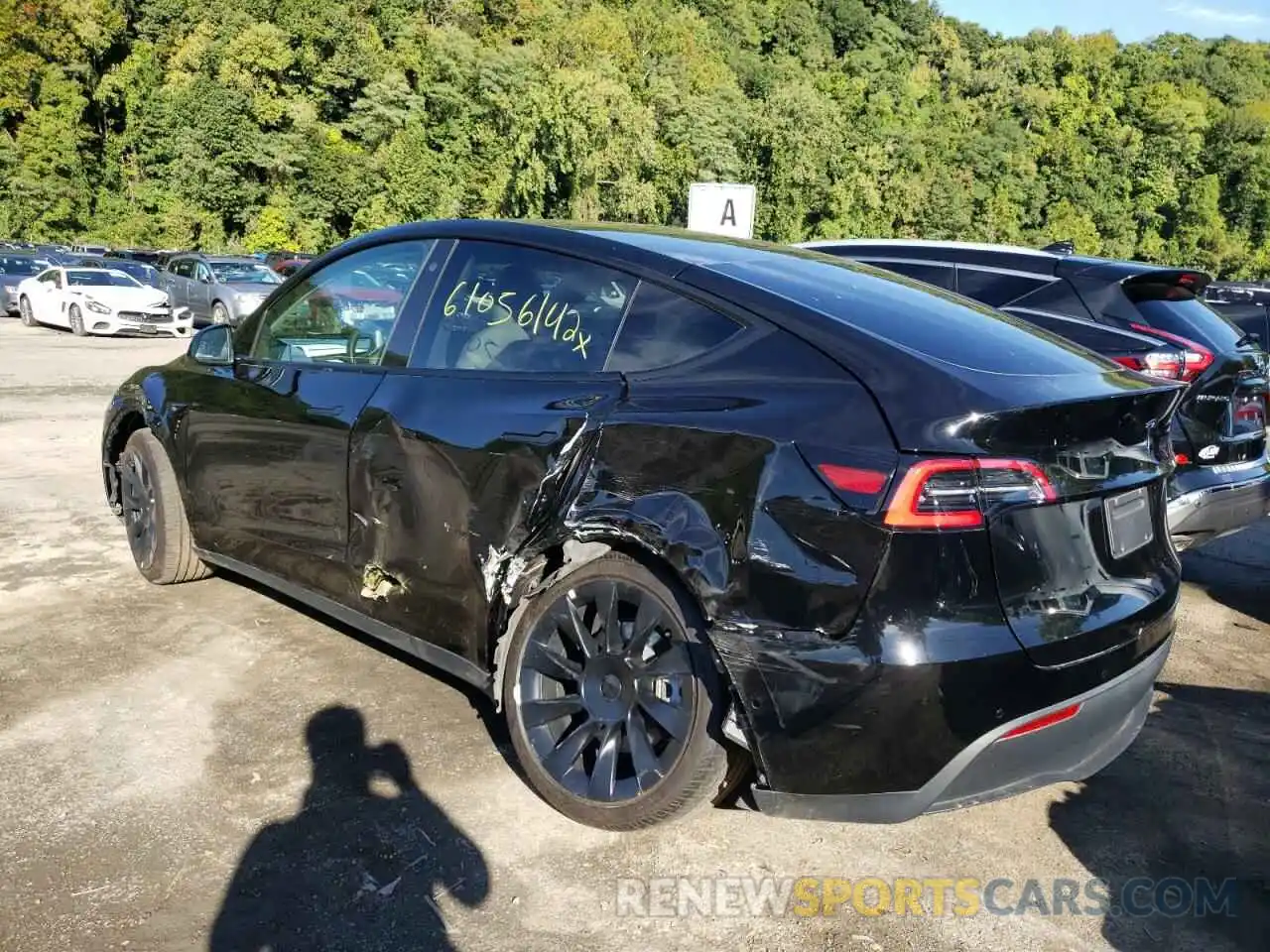 3 Photograph of a damaged car 5YJYGDEE5MF078016 TESLA MODEL Y 2021