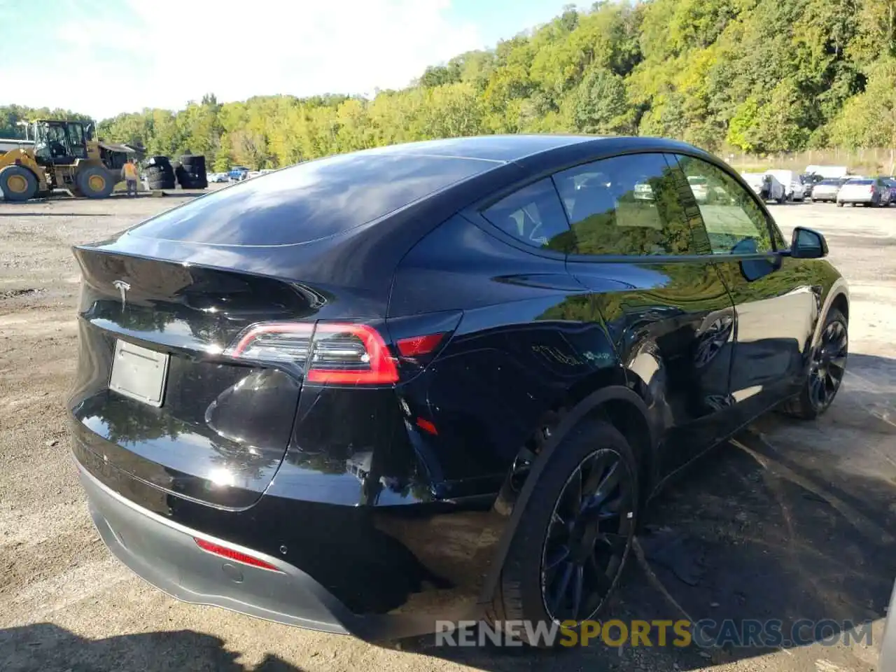 4 Photograph of a damaged car 5YJYGDEE5MF078016 TESLA MODEL Y 2021