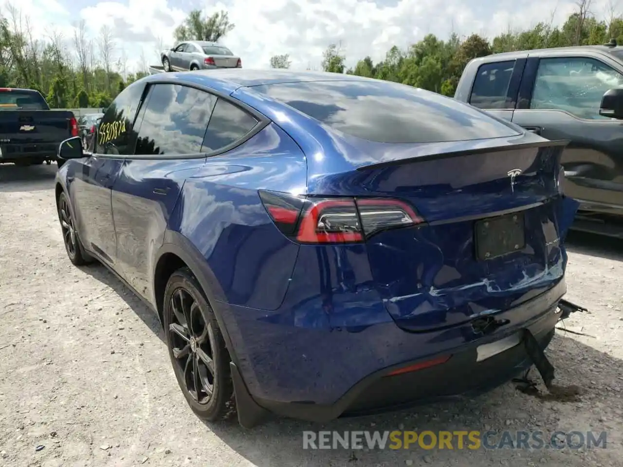 3 Photograph of a damaged car 5YJYGDEE5MF083782 TESLA MODEL Y 2021