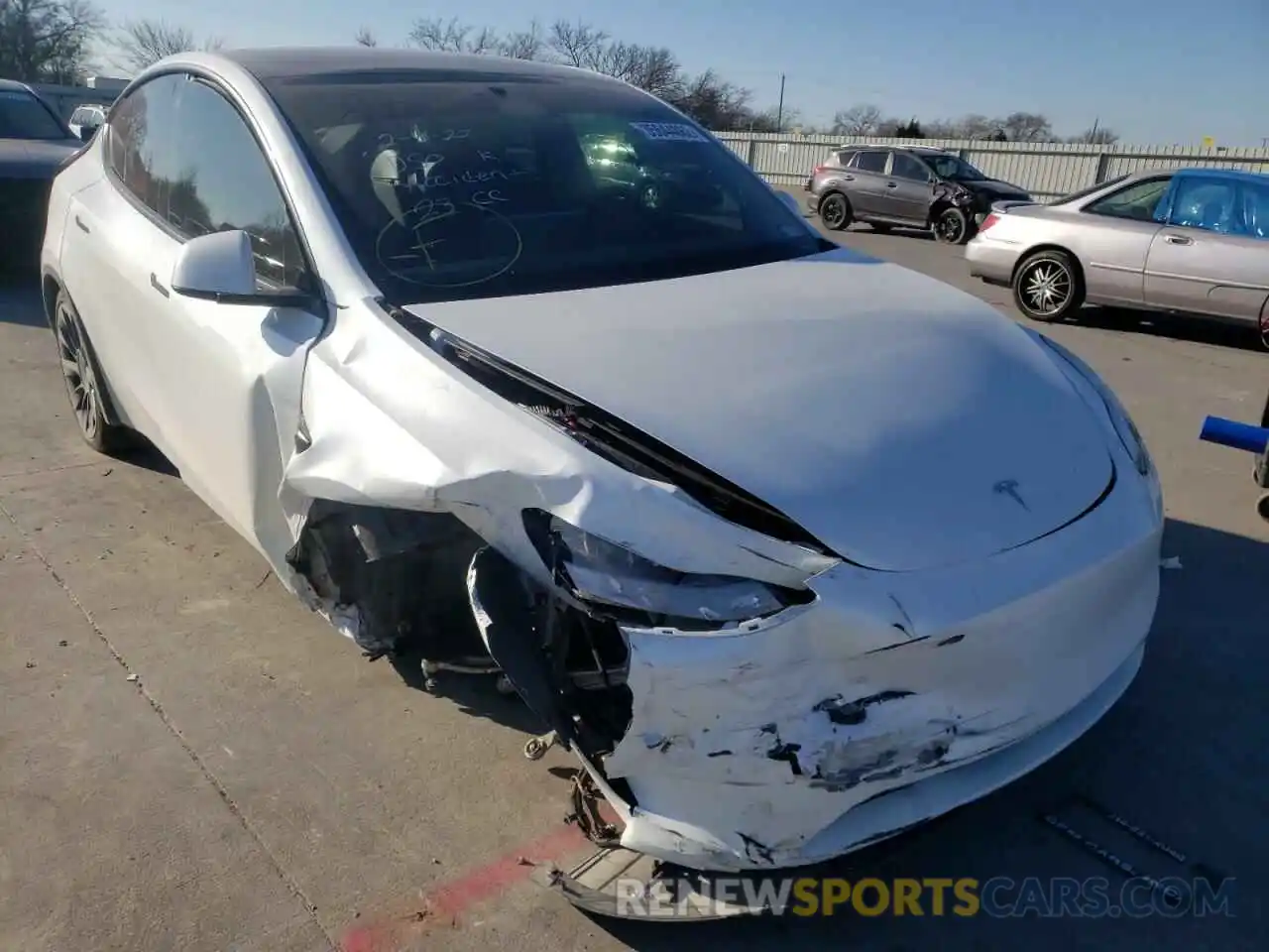 1 Photograph of a damaged car 5YJYGDEE5MF084267 TESLA MODEL Y 2021