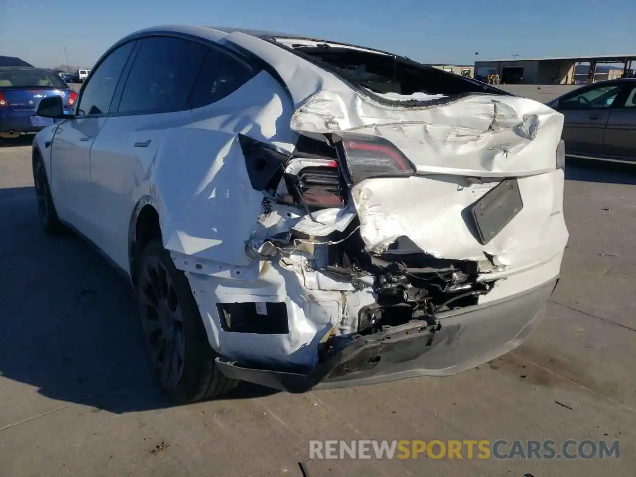 3 Photograph of a damaged car 5YJYGDEE5MF084267 TESLA MODEL Y 2021