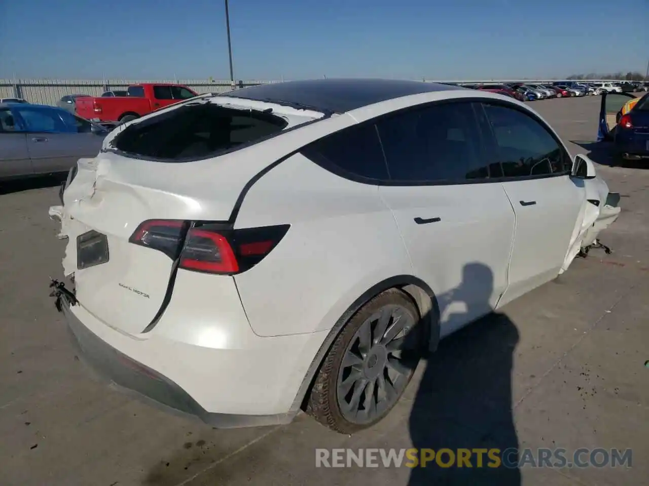 4 Photograph of a damaged car 5YJYGDEE5MF084267 TESLA MODEL Y 2021