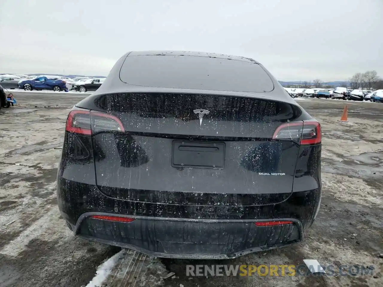 6 Photograph of a damaged car 5YJYGDEE5MF089601 TESLA MODEL Y 2021