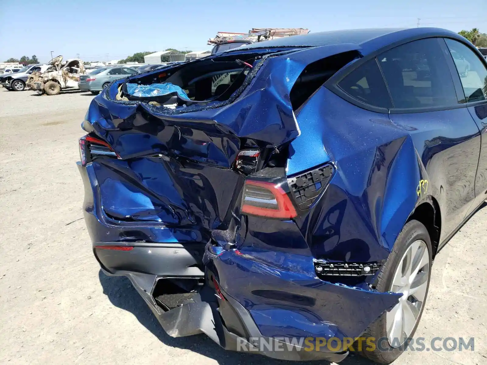 9 Photograph of a damaged car 5YJYGDEE5MF092336 TESLA MODEL Y 2021