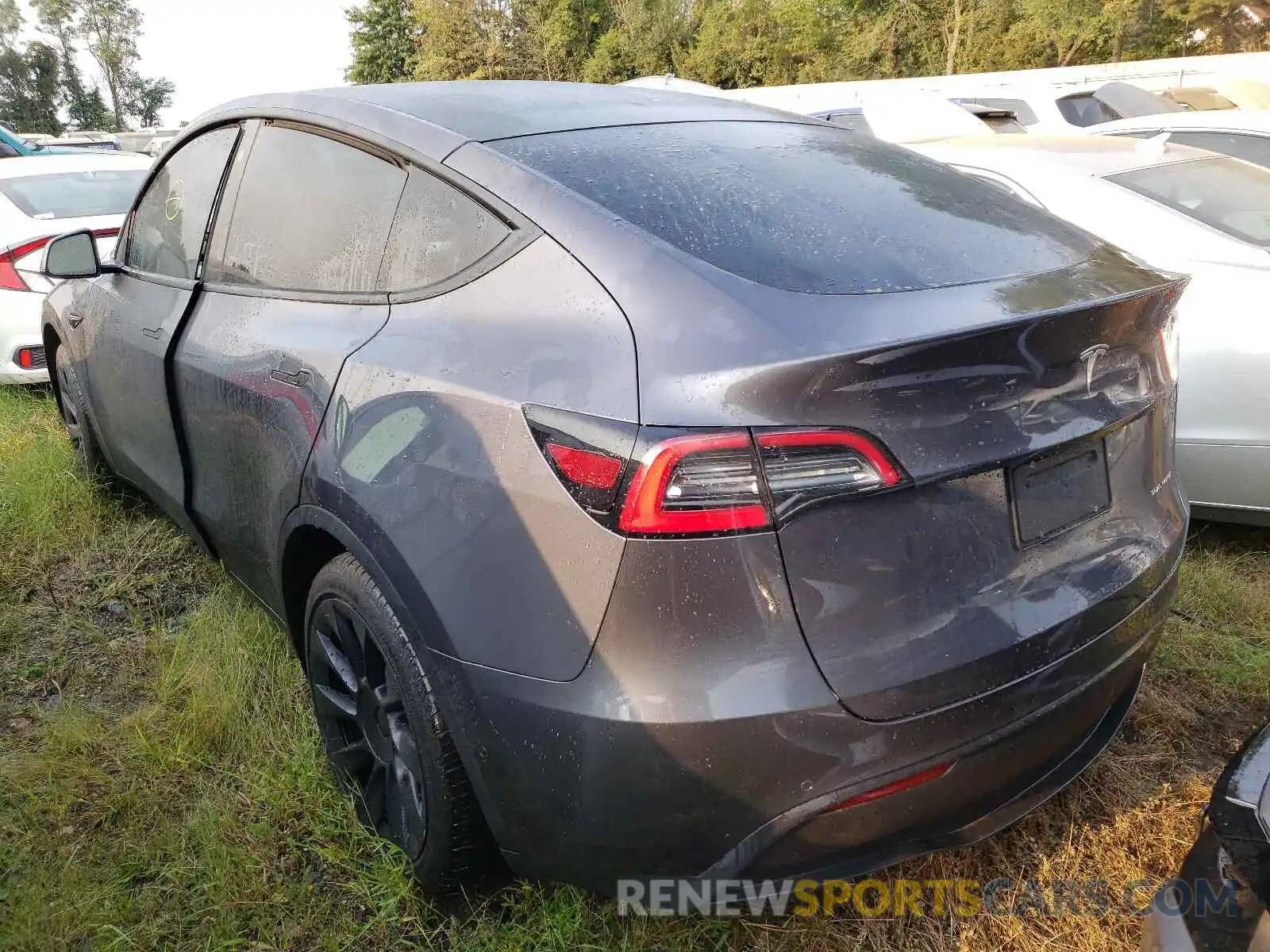 3 Photograph of a damaged car 5YJYGDEE5MF108535 TESLA MODEL Y 2021