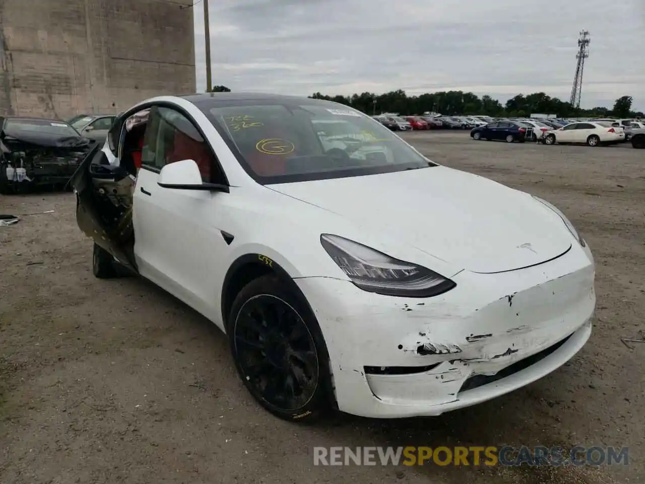 1 Photograph of a damaged car 5YJYGDEE5MF111659 TESLA MODEL Y 2021