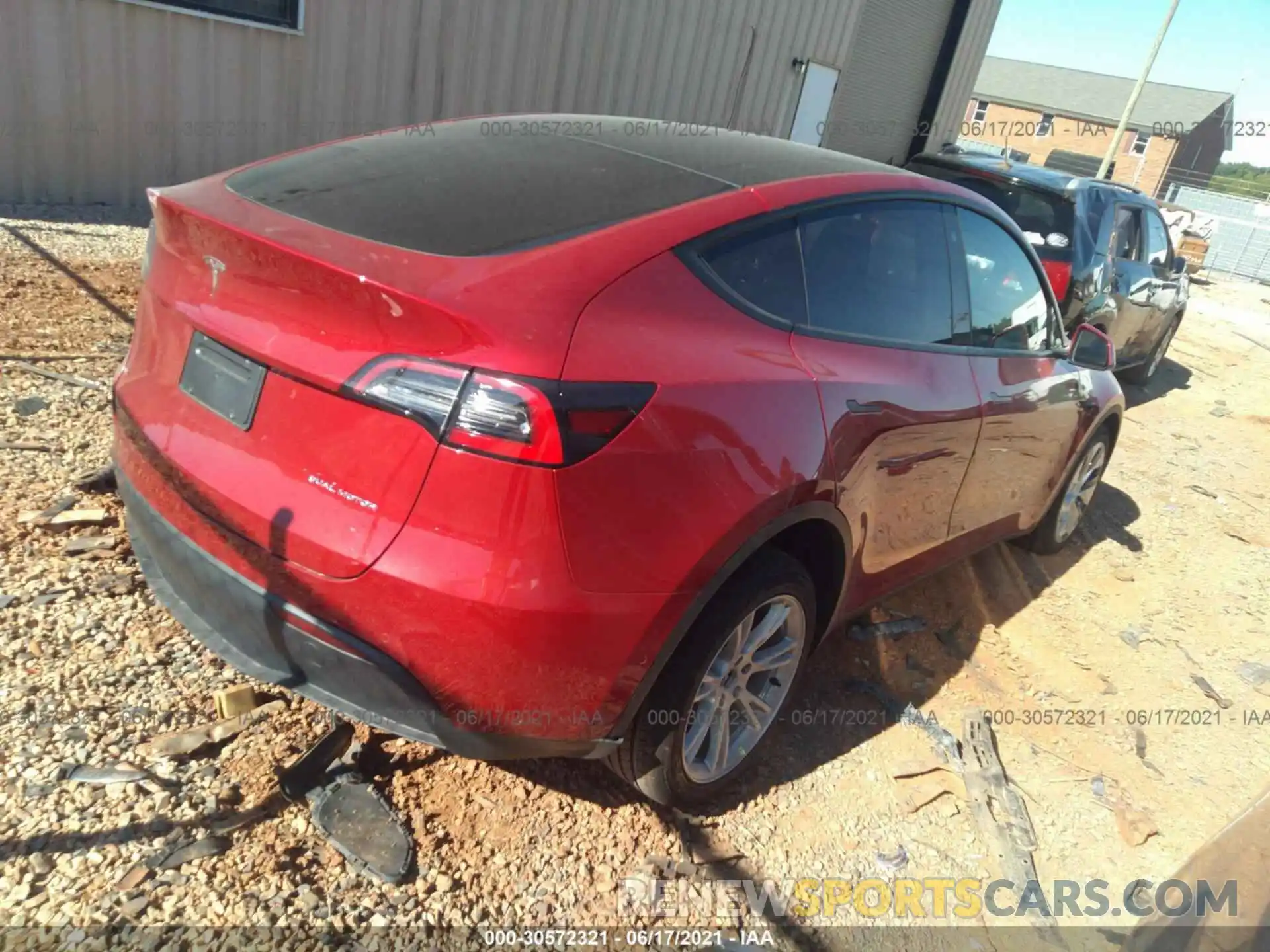 4 Photograph of a damaged car 5YJYGDEE5MF124850 TESLA MODEL Y 2021