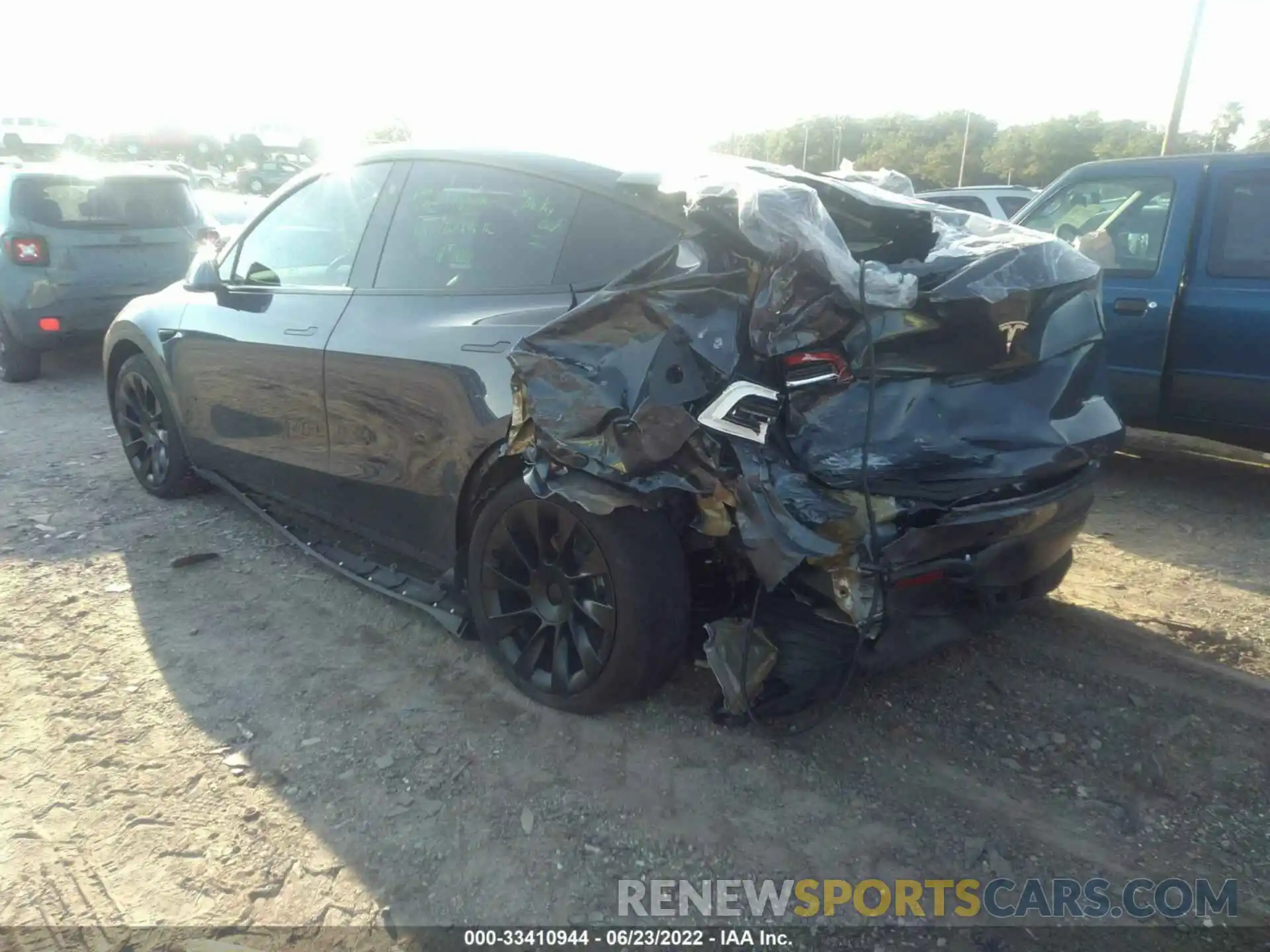 3 Photograph of a damaged car 5YJYGDEE5MF125173 TESLA MODEL Y 2021