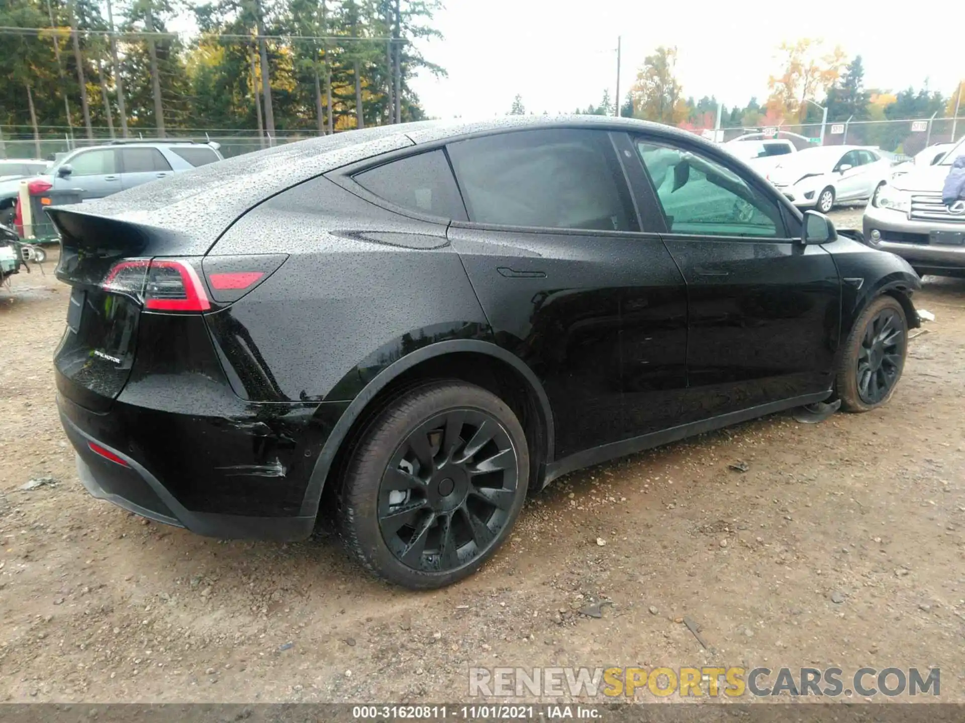 4 Photograph of a damaged car 5YJYGDEE5MF129532 TESLA MODEL Y 2021