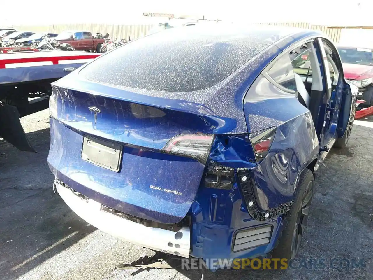 4 Photograph of a damaged car 5YJYGDEE5MF158223 TESLA MODEL Y 2021