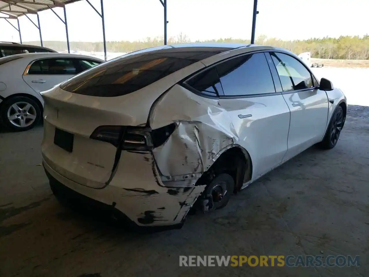 4 Photograph of a damaged car 5YJYGDEE5MF175779 TESLA MODEL Y 2021