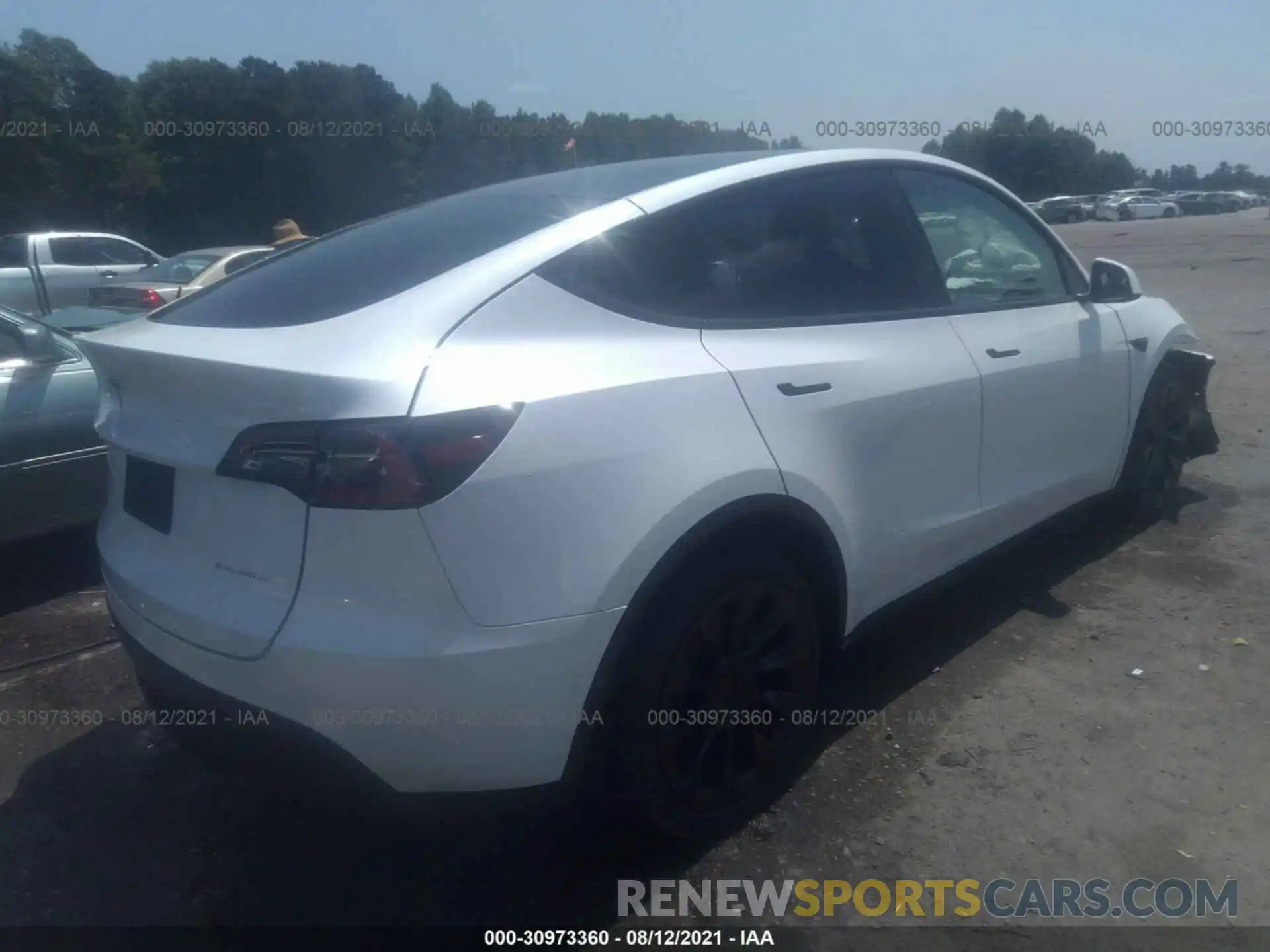 4 Photograph of a damaged car 5YJYGDEE5MF184580 TESLA MODEL Y 2021