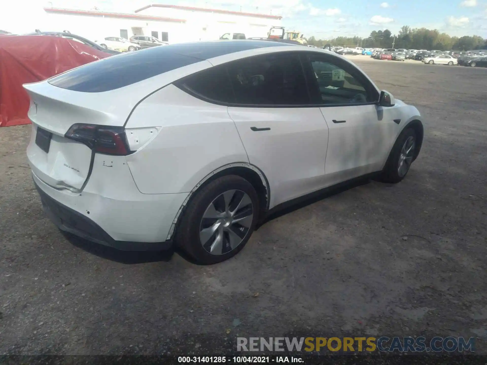 4 Photograph of a damaged car 5YJYGDEE5MF204357 TESLA MODEL Y 2021