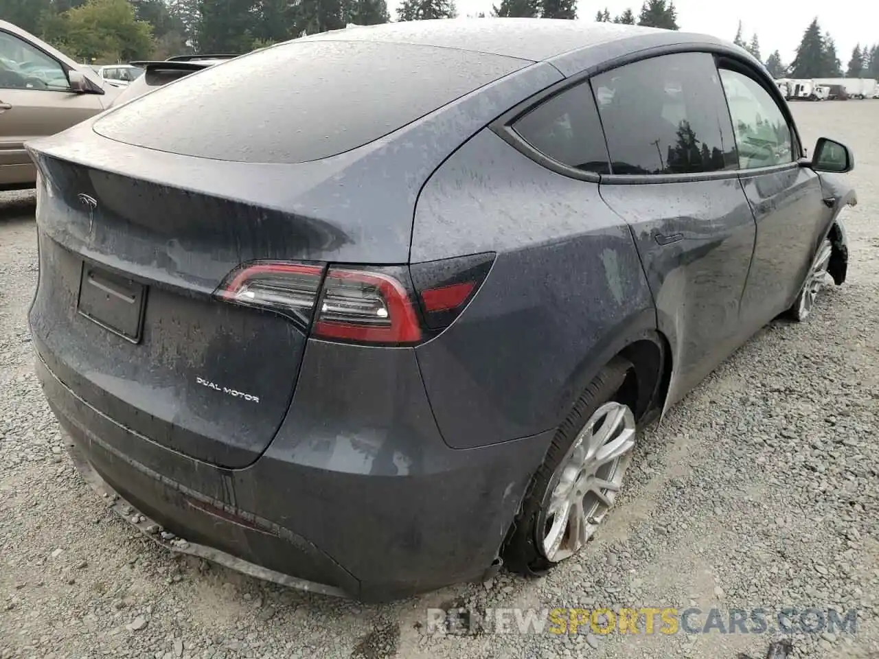 4 Photograph of a damaged car 5YJYGDEE5MF207291 TESLA MODEL Y 2021