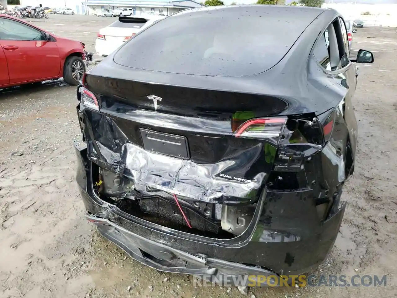 9 Photograph of a damaged car 5YJYGDEE5MF216475 TESLA MODEL Y 2021