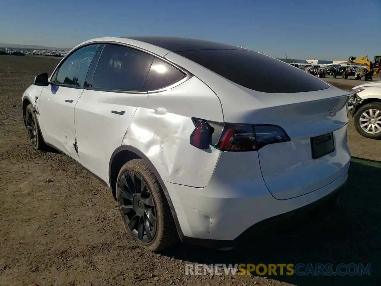 3 Photograph of a damaged car 5YJYGDEE5MF231204 TESLA MODEL Y 2021