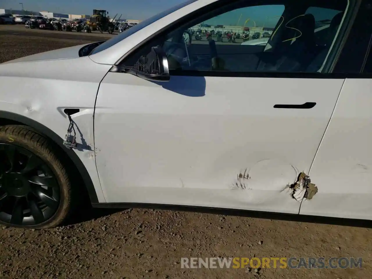 9 Photograph of a damaged car 5YJYGDEE5MF231204 TESLA MODEL Y 2021