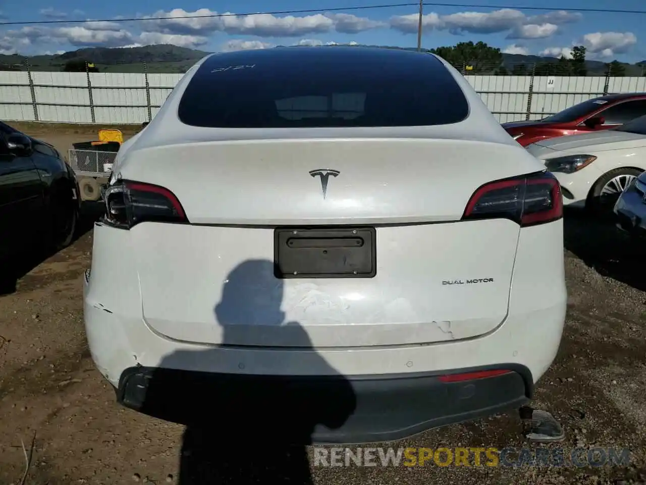 6 Photograph of a damaged car 5YJYGDEE5MF239514 TESLA MODEL Y 2021