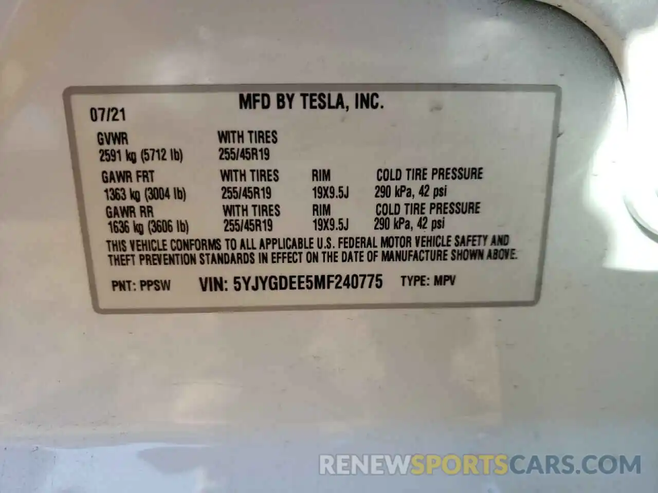 10 Photograph of a damaged car 5YJYGDEE5MF240775 TESLA MODEL Y 2021