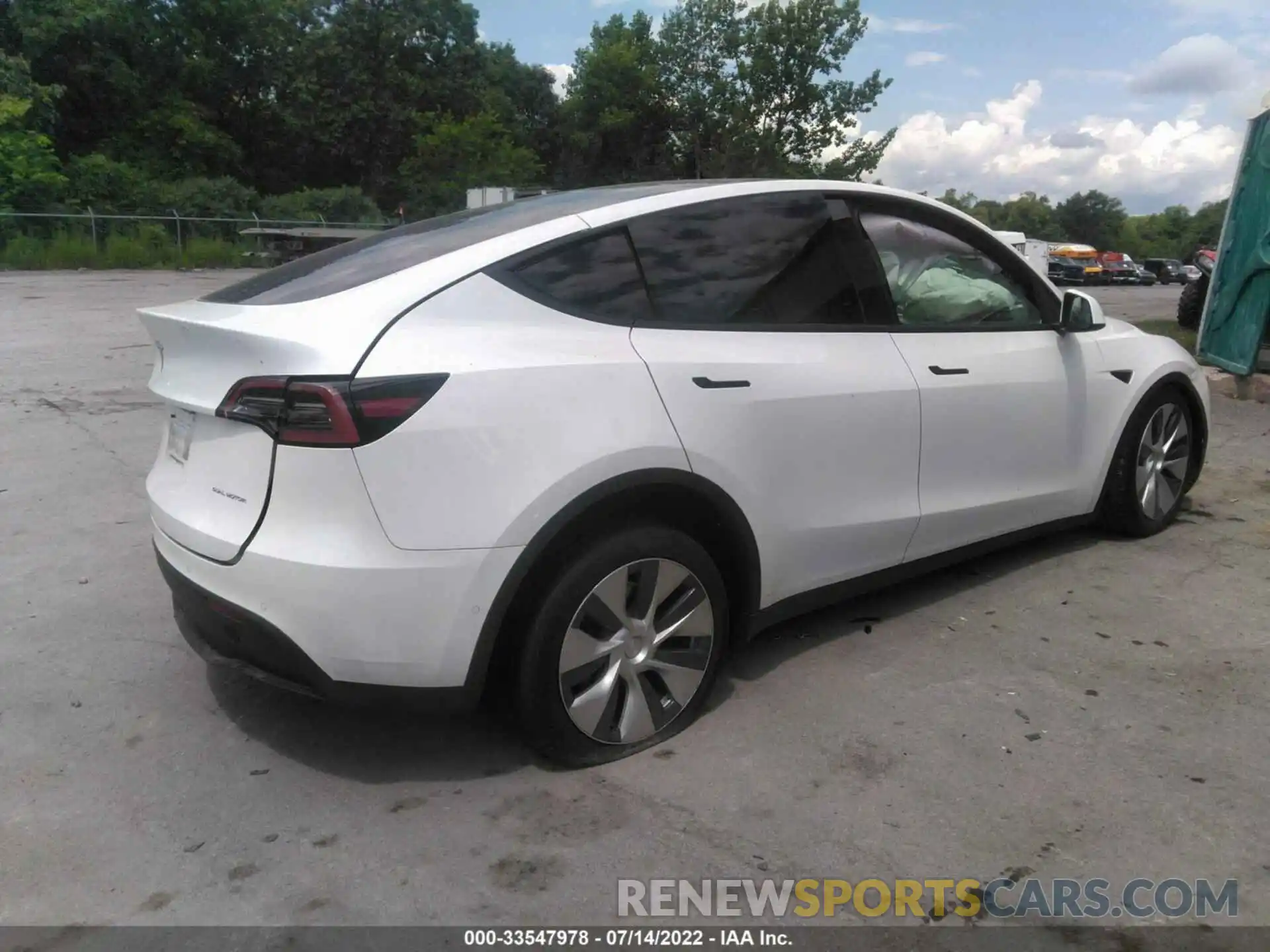 4 Photograph of a damaged car 5YJYGDEE5MF254840 TESLA MODEL Y 2021