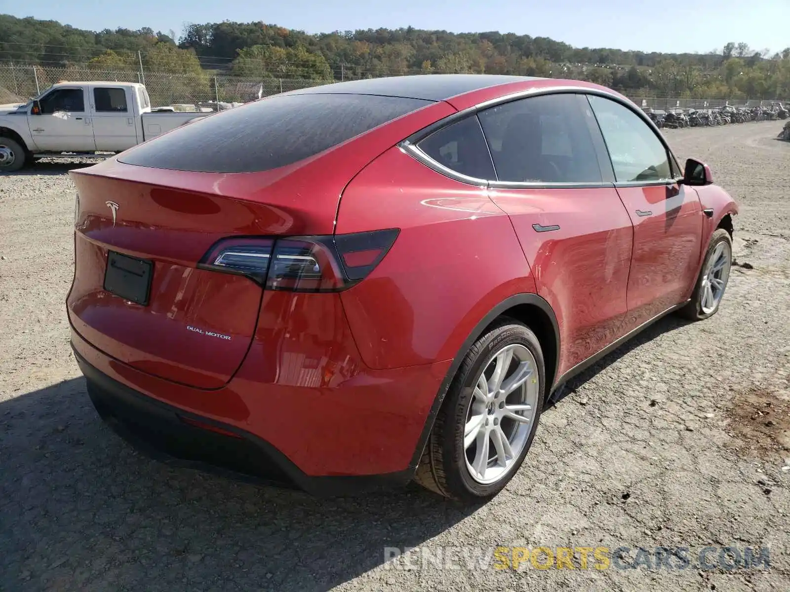 4 Photograph of a damaged car 5YJYGDEE5MF258161 TESLA MODEL Y 2021