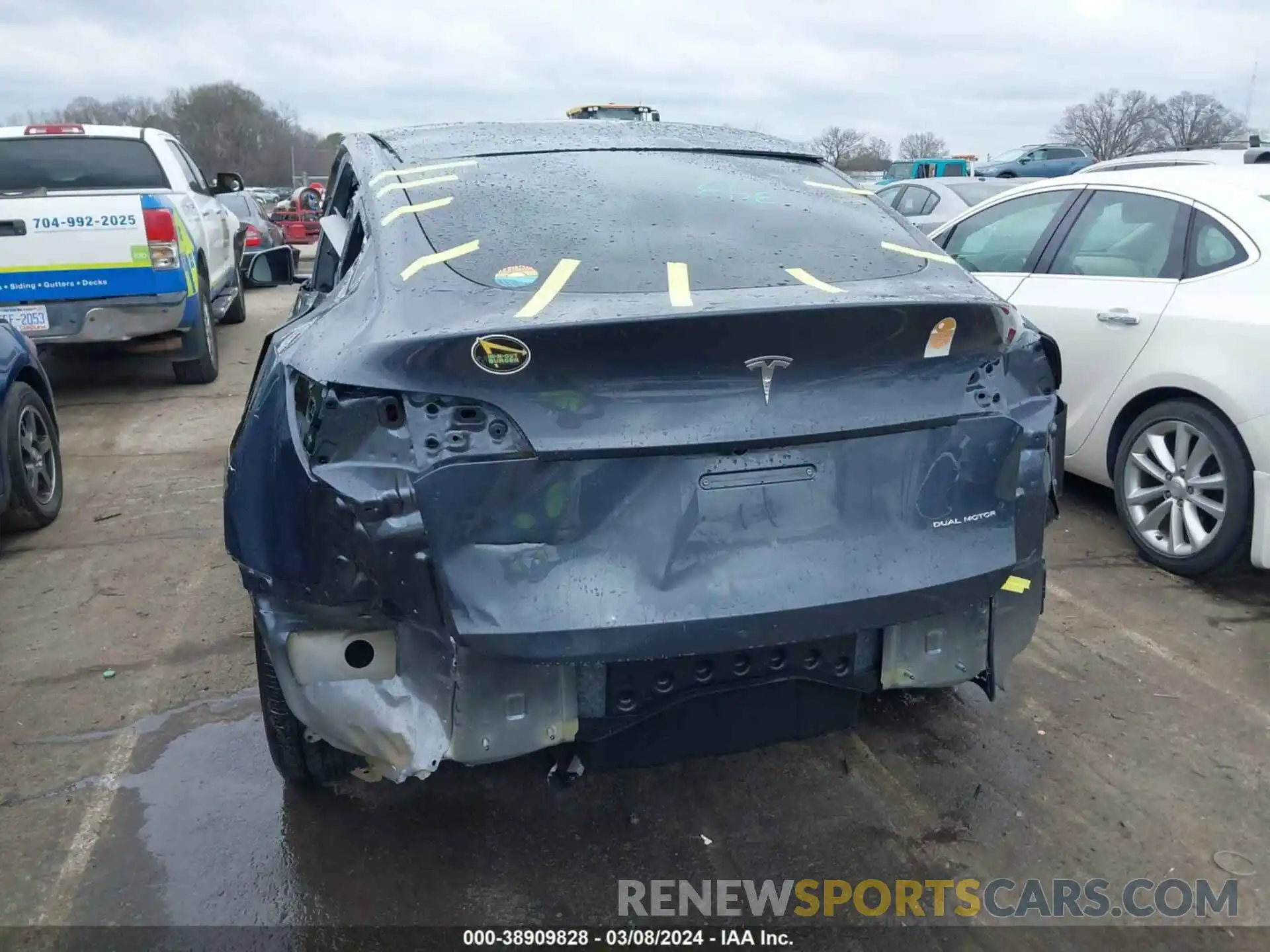 16 Photograph of a damaged car 5YJYGDEE5MF262405 TESLA MODEL Y 2021