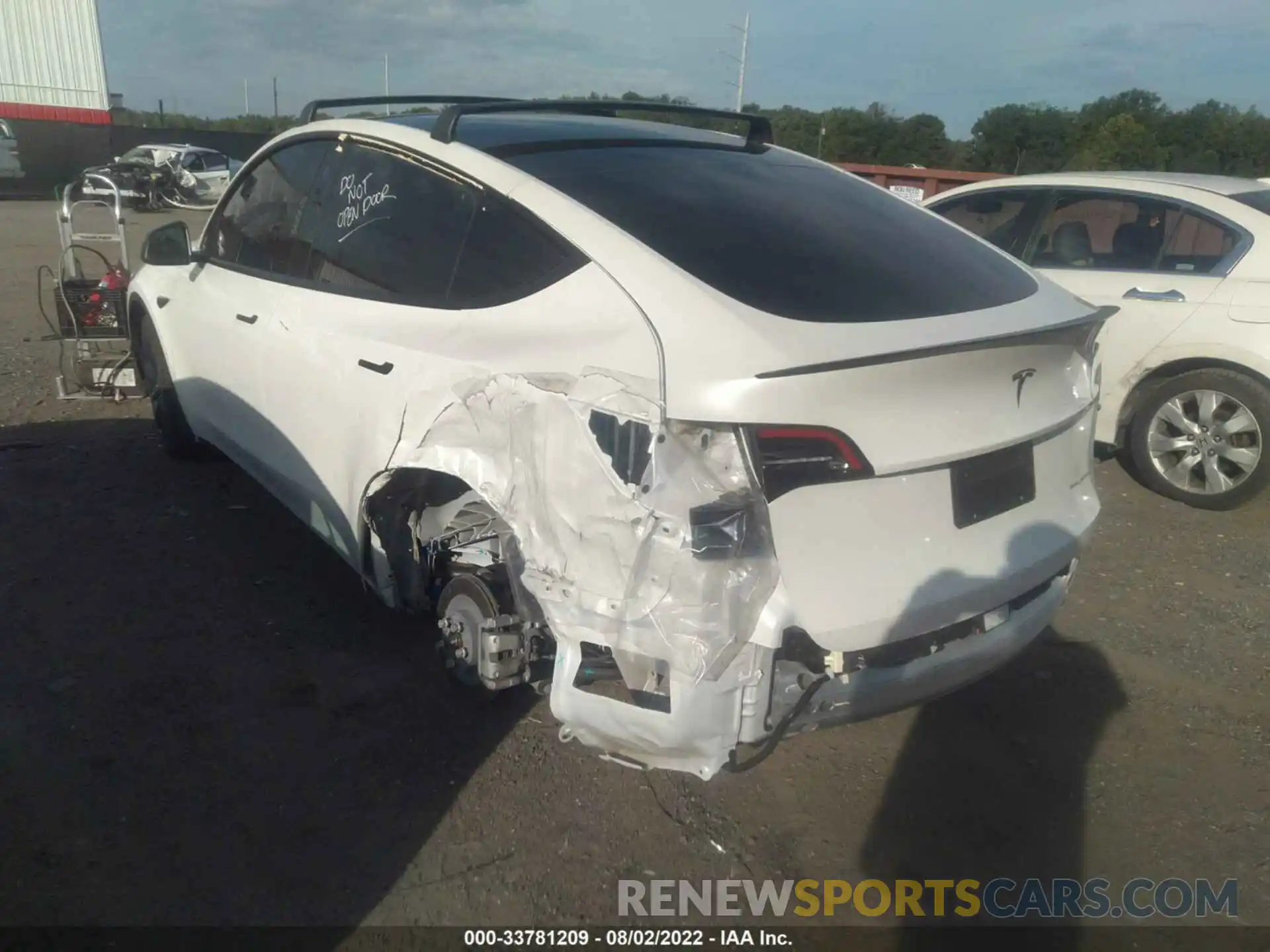 3 Photograph of a damaged car 5YJYGDEE5MF265353 TESLA MODEL Y 2021