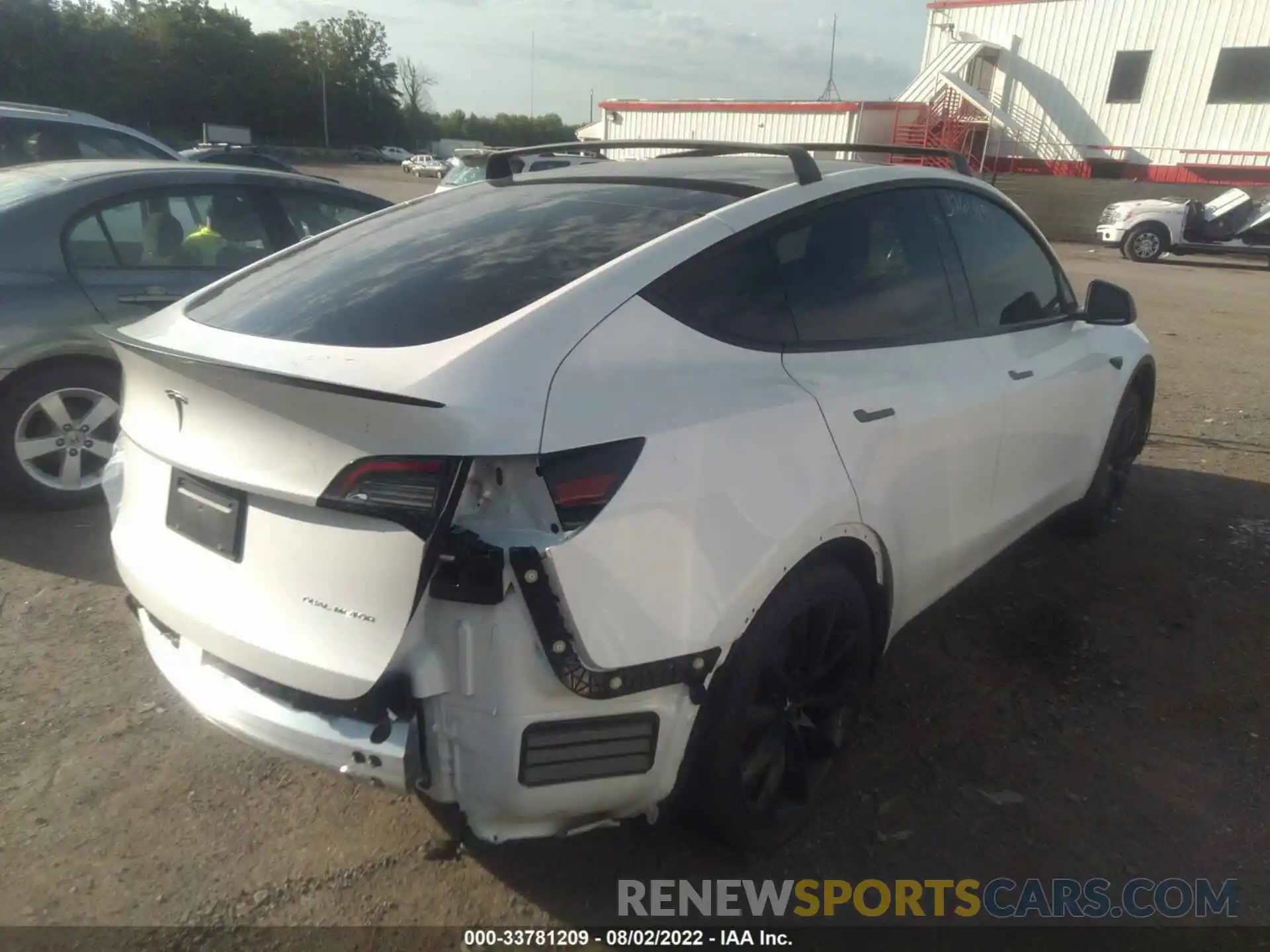 4 Photograph of a damaged car 5YJYGDEE5MF265353 TESLA MODEL Y 2021